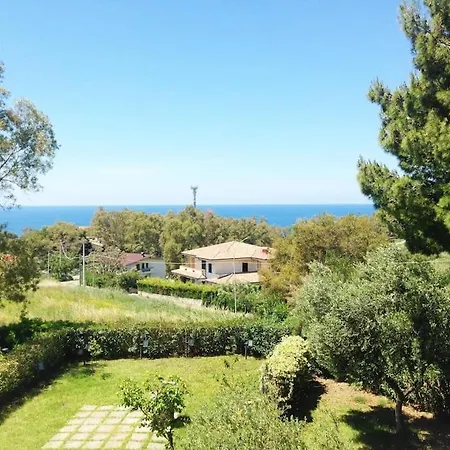 Appartement Falerna Sea View With Pool *