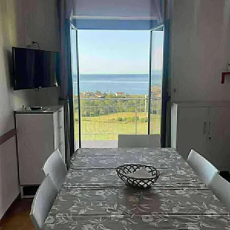 Appartement Falerna Sea View With Pool